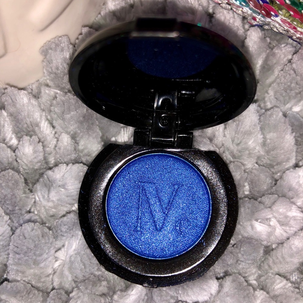✨ Nomad “Nordic Lights” Blue Eyeshadow ✨